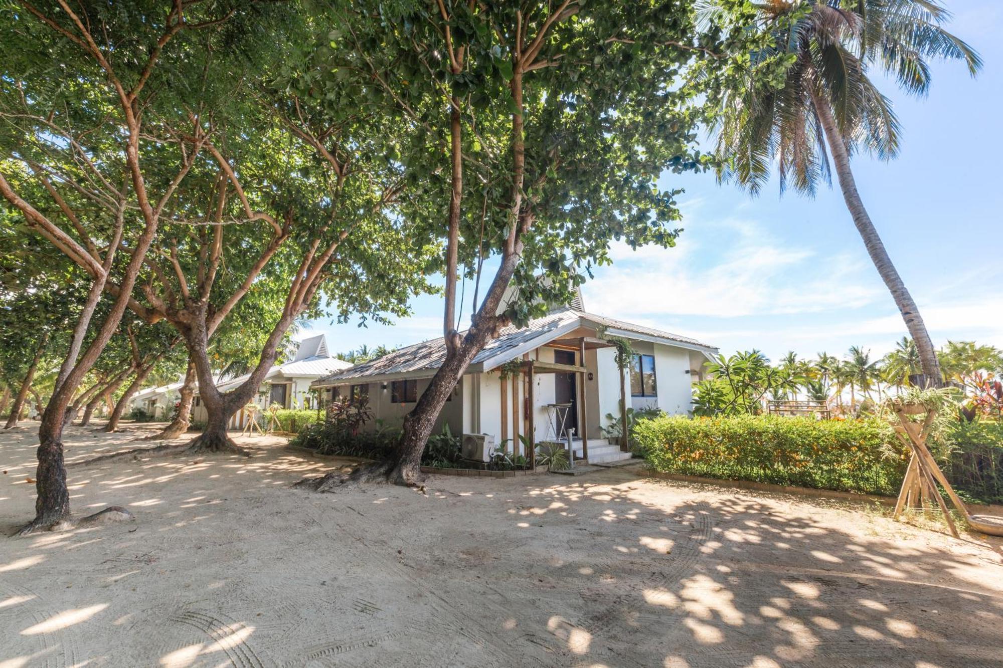 Golden Sands Destination Resorts Daanbantayan Luaran gambar